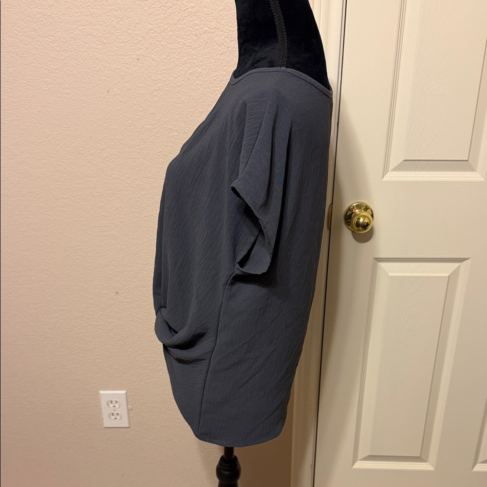 Gray Twist Hem Short Sleeve Top - Picture 2 of 7